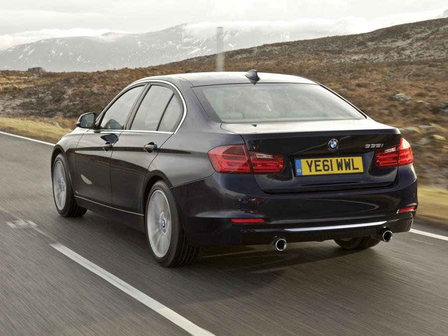  BMW 335i Sedan Luxury Line 2012 года  (UK) (фото 8 из 16)